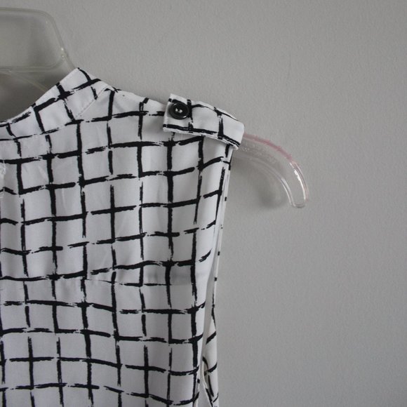 Pants Store Grid Pattern Button Dress - Picture 4 of 4